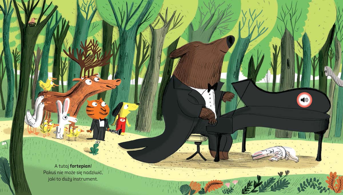 Książka dźwiękowa „Pakuś i orkiestra” – ubrany we frak niedźwiedź gra na fortepianie, zwierzęta przystanęły na leśnej ścieżce, żeby posłuchać koncertu; pod fortepianem śpią małe króliki.